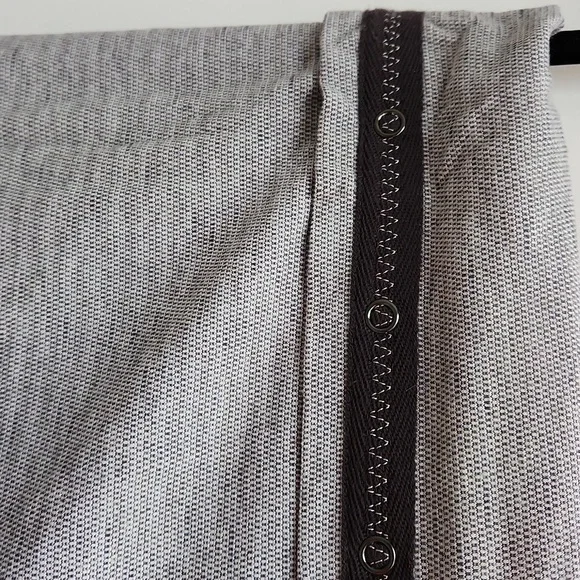 NWOT lululemon Vinyasa Scarf, Light Grey - Picture 9 of 12